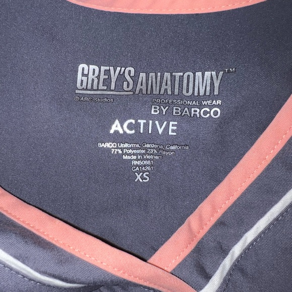 Dark grey scrub top - Picture 3 of 5
